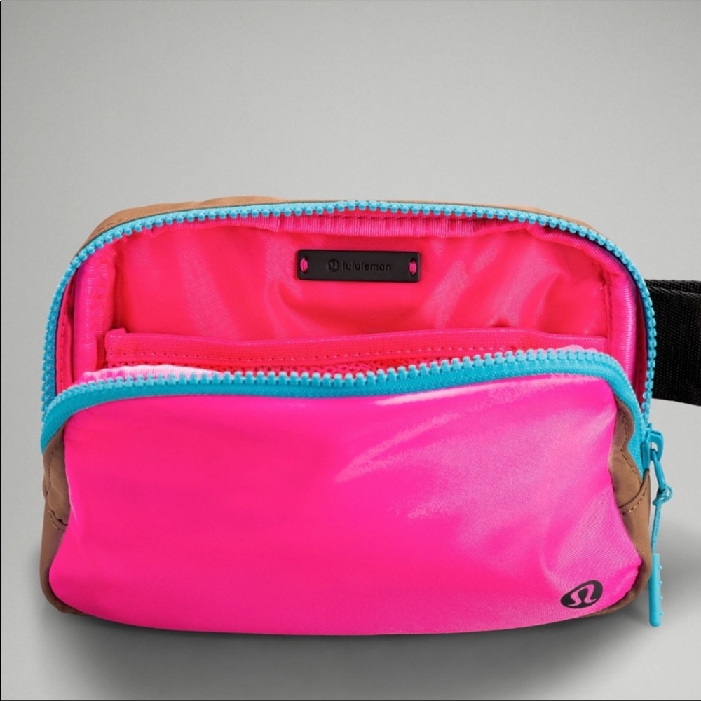 π Lululemon π NWT Everywhere Belt Bag Sonic Pink - Picture 5 of 7